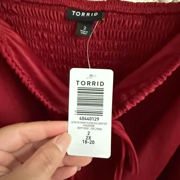 NWT Torrid women’s plus Satin Tie Front Sleeveless Crop Top size 2 - Picture 4 of 11
